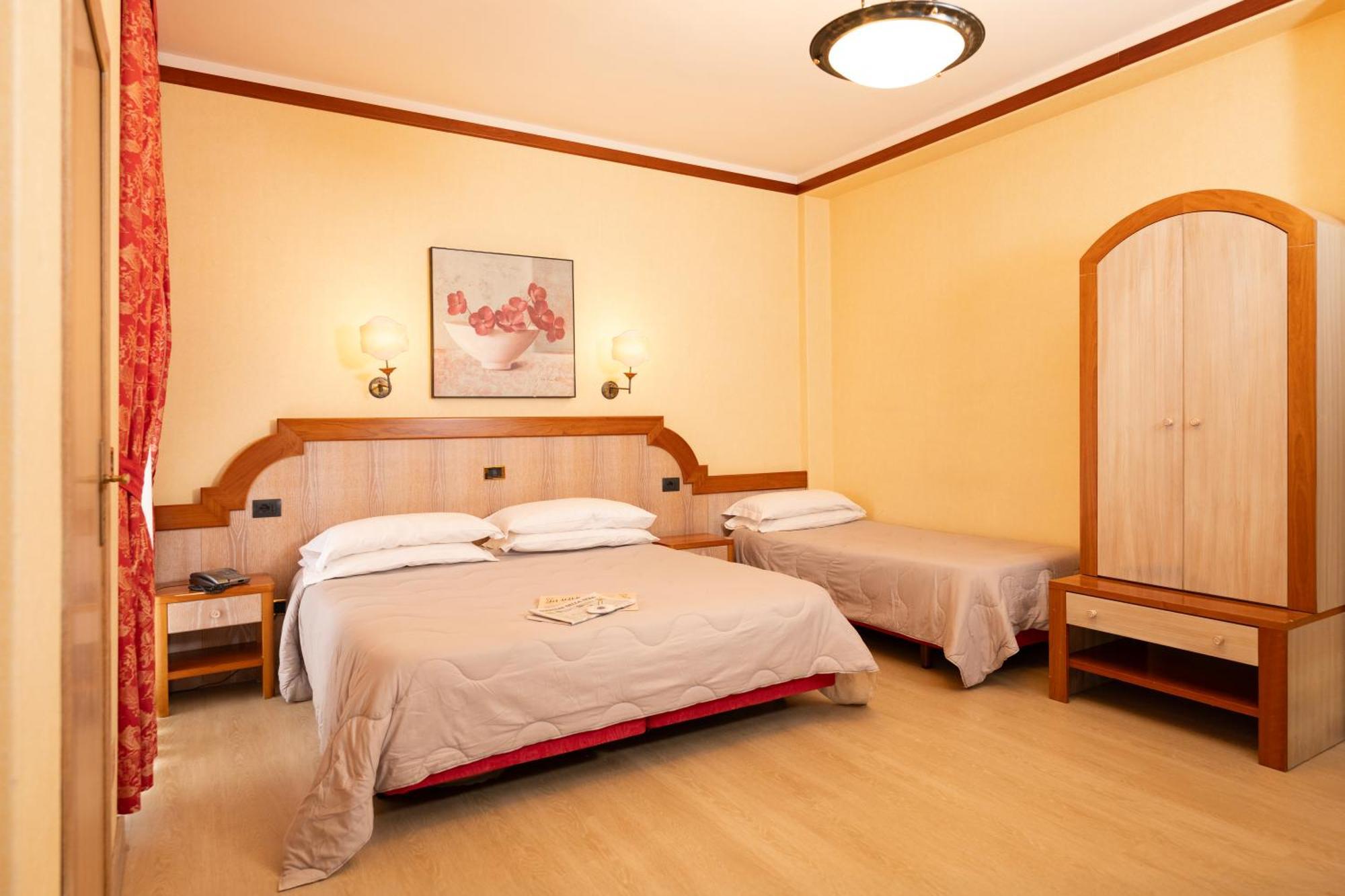 Hotel Promenade Montesilvano Marina Екстериор снимка