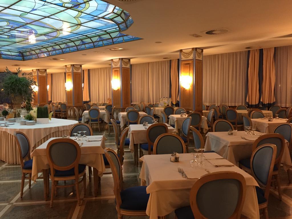 Hotel Promenade Montesilvano Marina Екстериор снимка