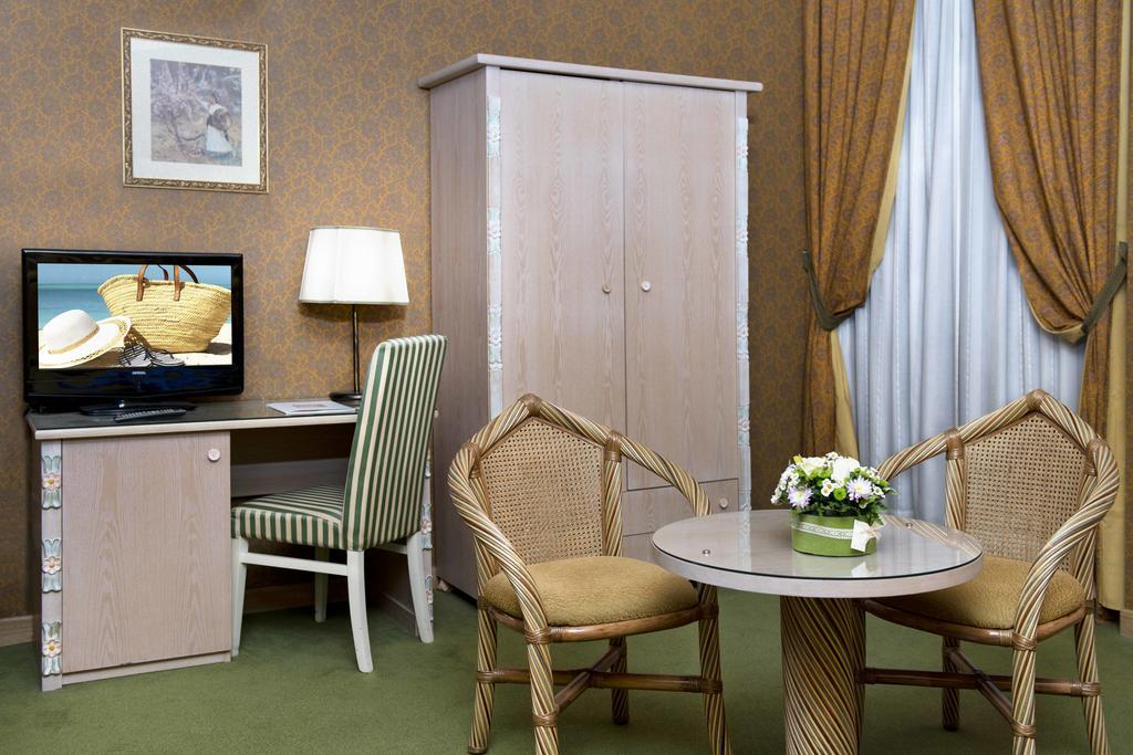 Hotel Promenade Montesilvano Marina Екстериор снимка